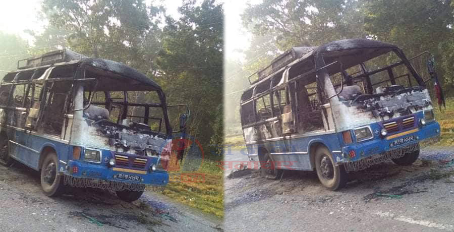 अज्ञात समूहद्वारा बसमा आगजनी, तीन पक्राउ