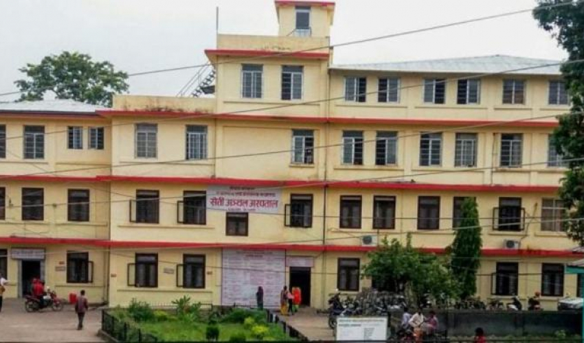 सेती अञ्चल अस्पतालको लापरवाहीले शिशुहरु खोप पाउनबाट वञ्चित हुदै