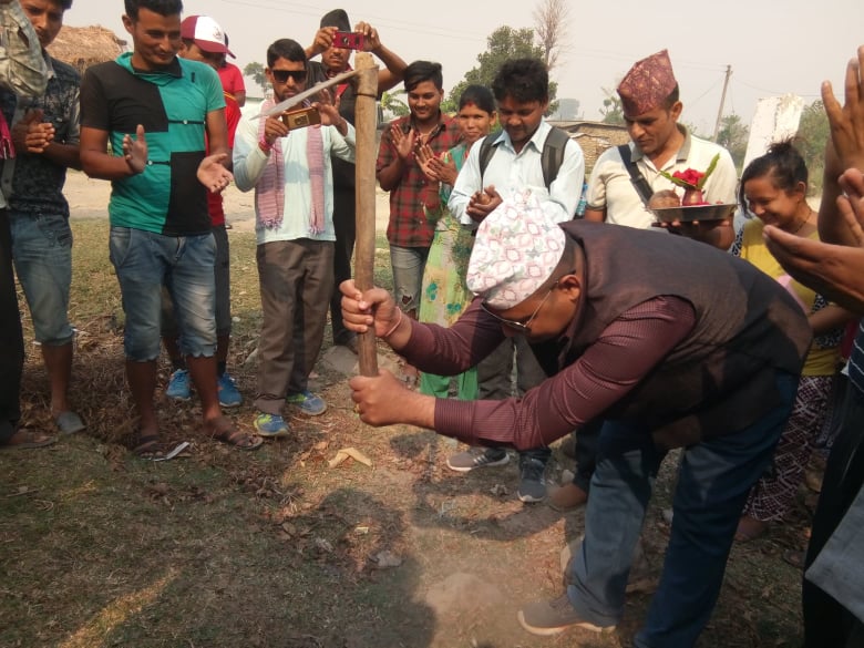 खेलकुद मैदान घेरा पार्खलका  शिलन्यास