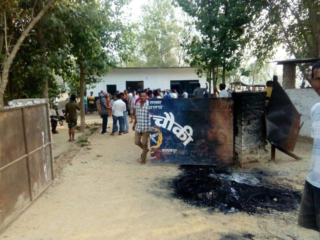 जनप्रतिनिधी कुटिएपछि कन्चनपुरको पचकडिया प्रहरी चौकीमा आगजनी