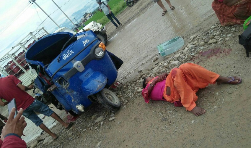 अटो रिक्सा र जीप ठोक्किदा धनगढीमा सात जना घाईते