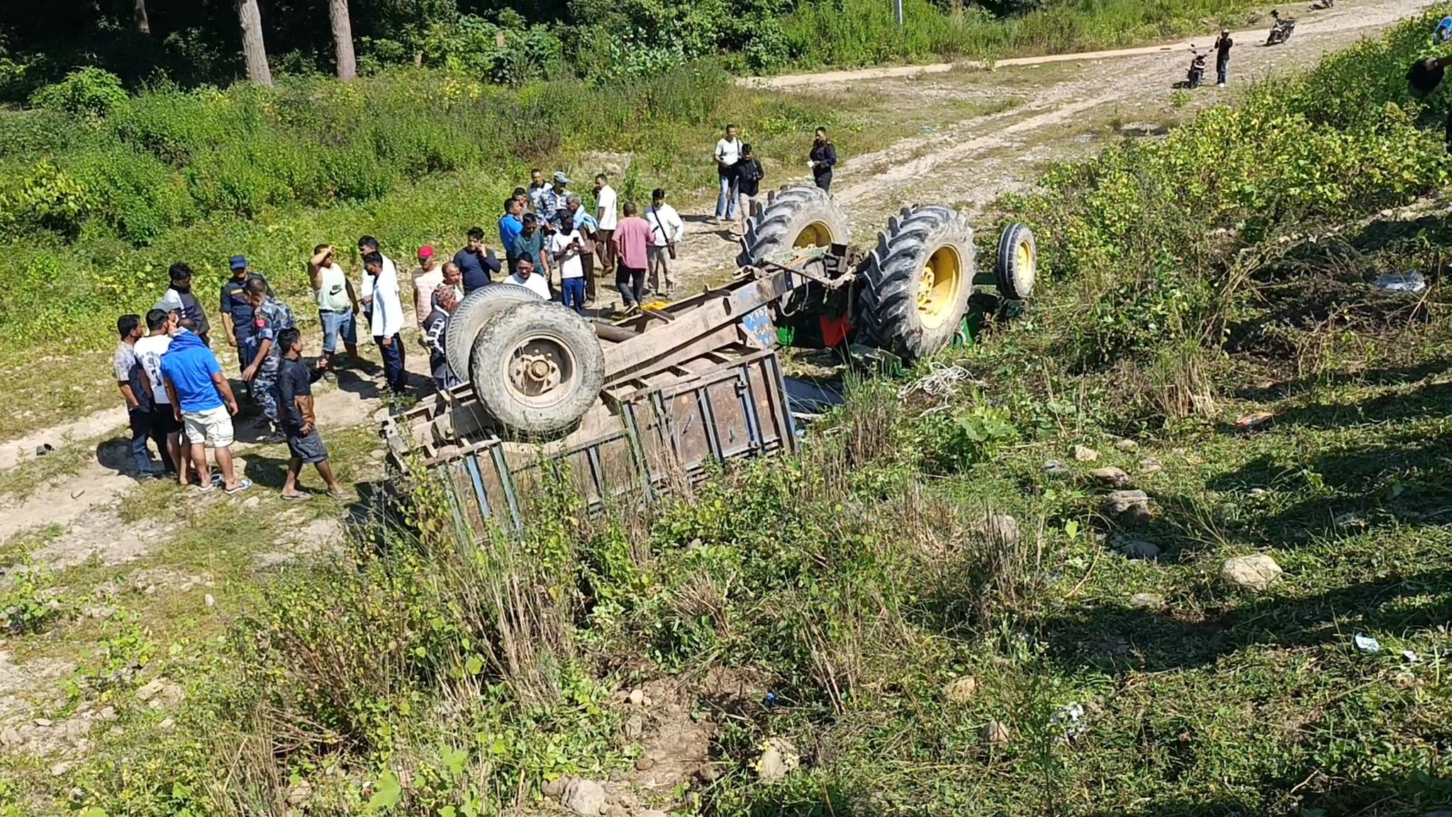 लम्कीचुहामा ट्याक्टर दुर्घटनामा तीनको मृत्यु, अरुको अवस्था के छ ?