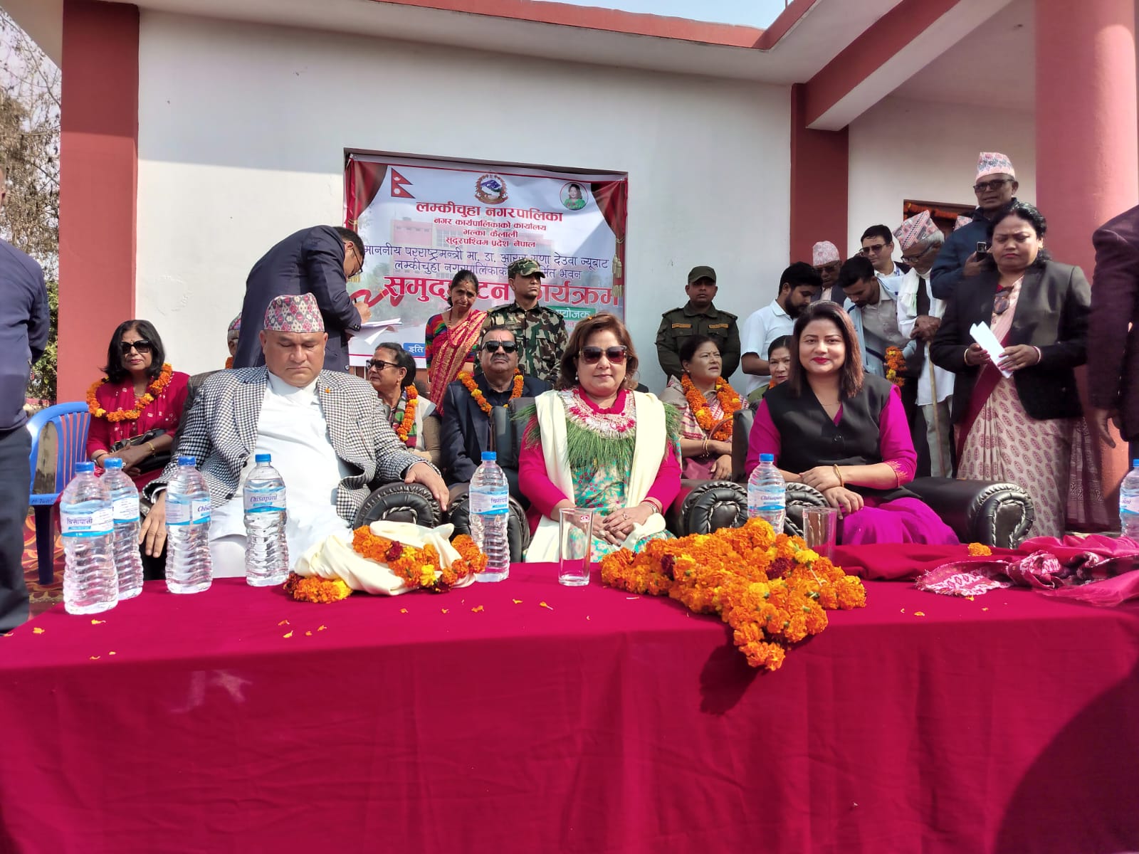 लम्कीचुहाको नवनिर्मित प्रशासकीय भवन मन्त्री देउबाद्वारा उद्घाटन