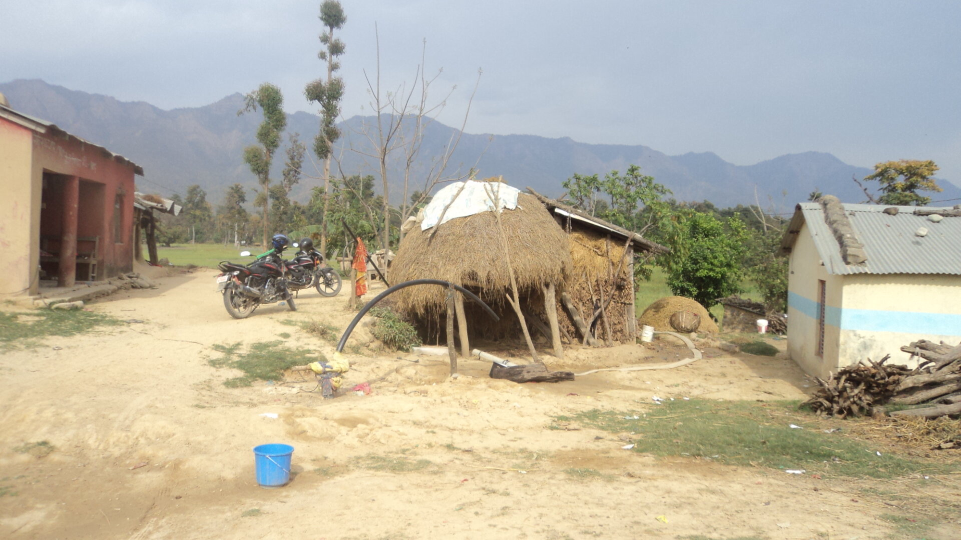 पानी आए संगै दुःखका दिन गए 